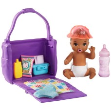 Barbie Skipper Babysitters Inc. Feeding and Changing Playset with Colour-Change Baby Doll, Open-and-Close Changing Bag and 7 Accessories